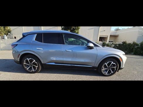 Used 2025 Chevrolet Equinox EV LT w/ Convenience Package image 5