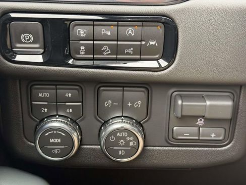 New 2026 GMC Yukon XL AT4 w/ AT4 Premium Plus Package image 17