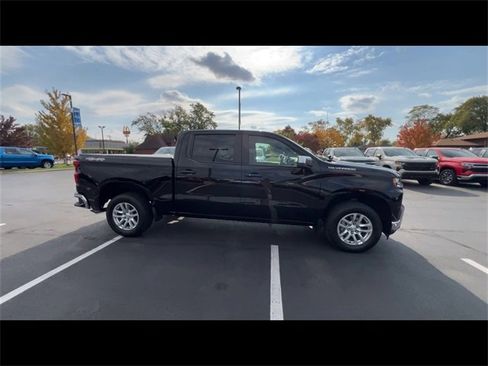 Used 2022 Chevrolet Silverado 1500 LT image 9