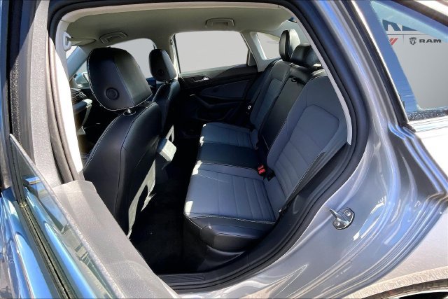 Used 2025 Volkswagen Jetta SE FWD image 22