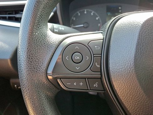 Used 2025 Toyota Corolla LE FWD image 21