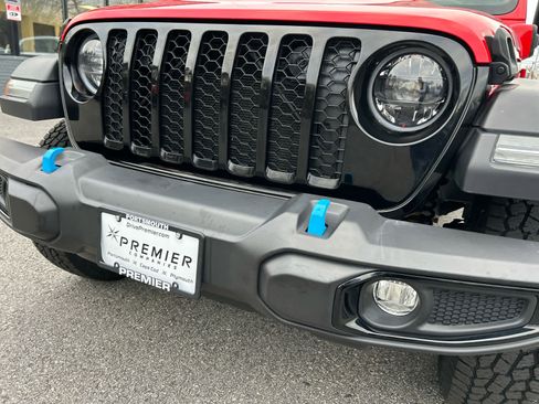 Used 2023 Jeep Wrangler Unlimited w/ Cold Weather Group AWD/4WD image 11