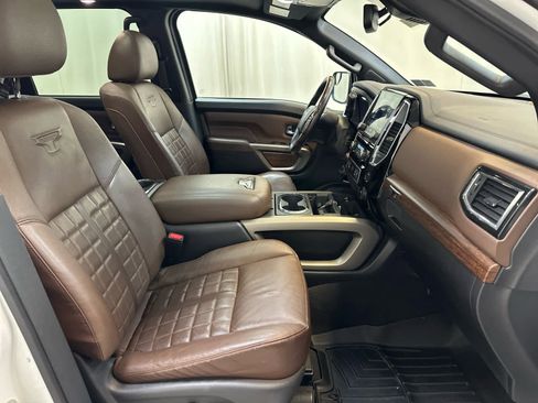 Certified 2021 Nissan Titan Platinum Reserve w/ Moonroof Package image 14