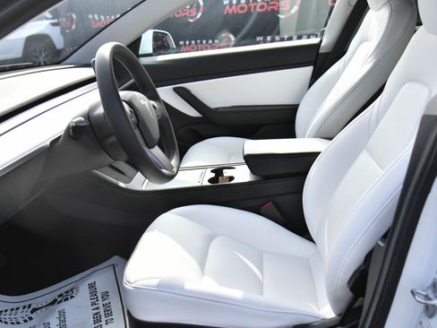 Used 2021 Tesla Model 3 Standard Range Plus image 16