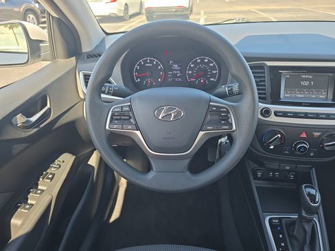Used 2022 Hyundai Accent SE FWD image 10