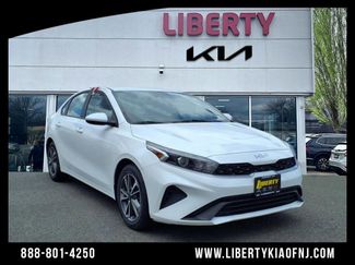 Certified 2022 Kia Forte LXS image 1