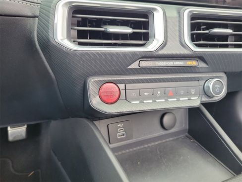 Used 2025 Ford Mustang Premium image 18