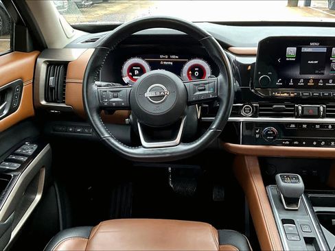 Used 2023 Nissan Pathfinder Platinum w/ Cargo Package image 5