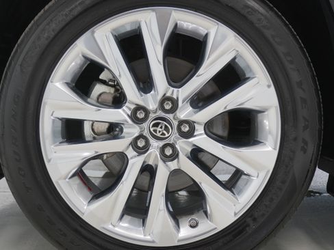 Used 2021 Toyota Highlander Limited image 33