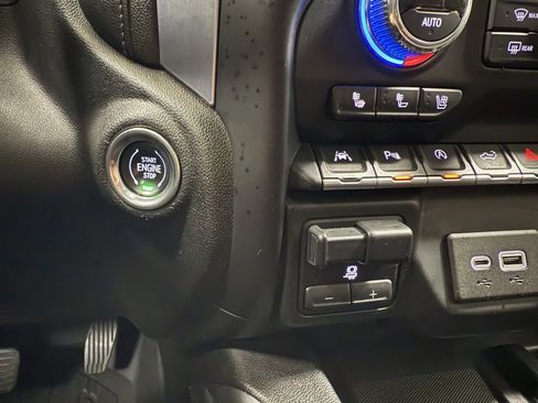 Used 2019 GMC Sierra 1500 SLT w/ SLT Premium Plus Package image 32