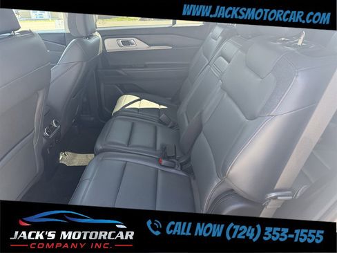 Used 2025 Ford Explorer Active w/ Active Comfort Package AWD/4WD image 27