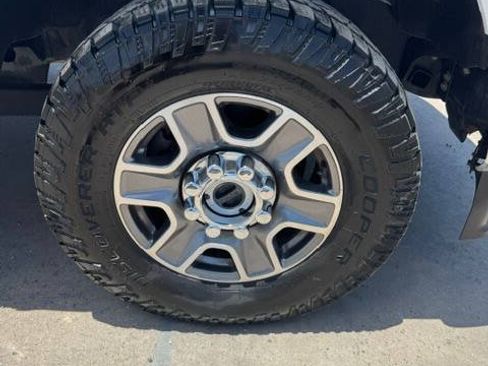 Used 2025 Ford F250 Lariat w/ FX4 Off-Road Package AWD/4WD image 47