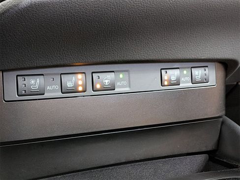 Certified 2024 Lexus ES 300h w/ Premium Package image 27