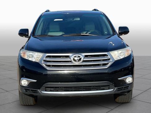 Used 2012 Toyota Highlander Limited w/ Tow Pkg FWD image 4