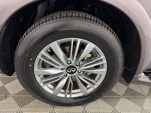 Used 2024 INFINITI QX80 Luxe image 11