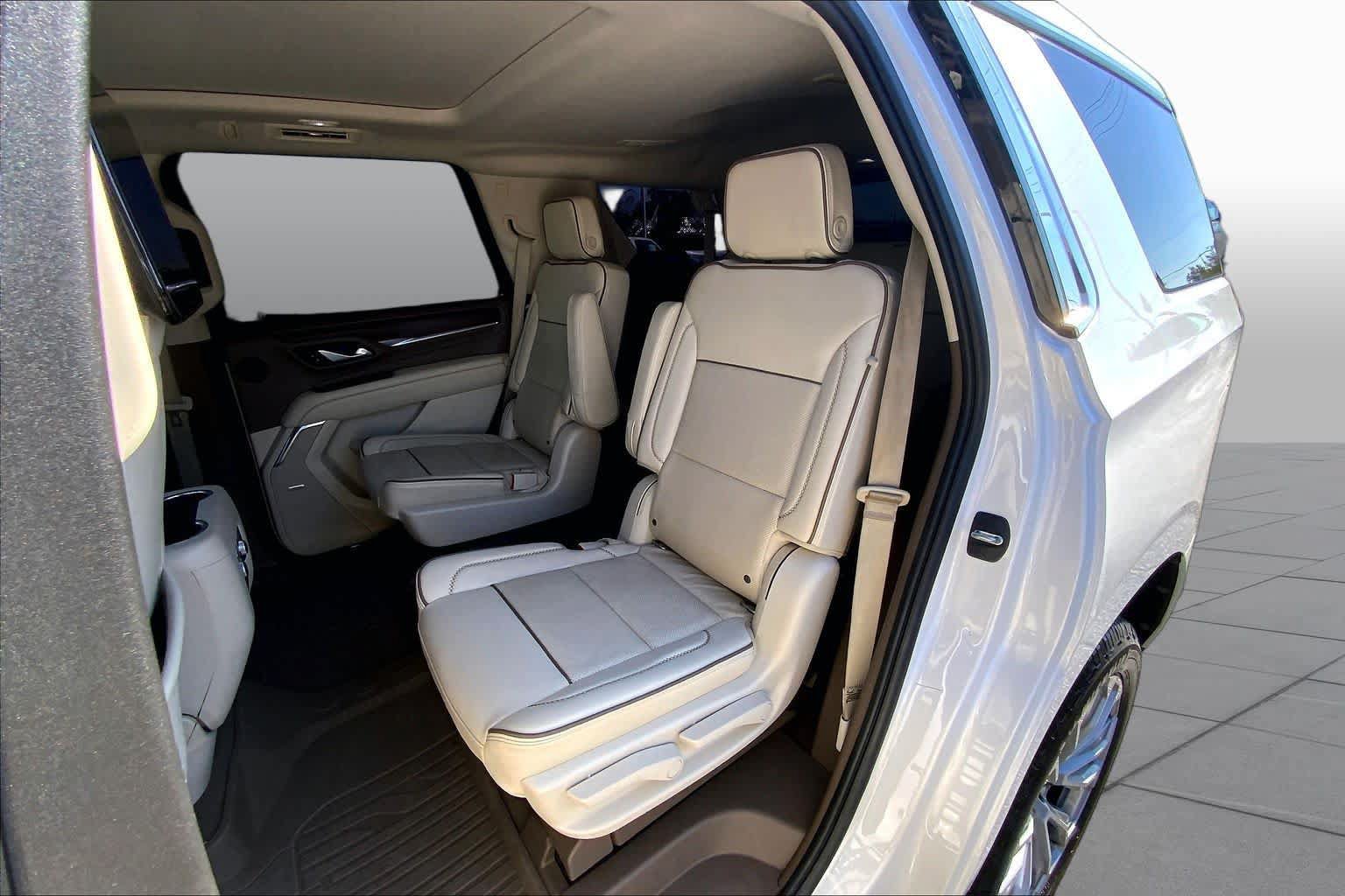 Used 2021 GMC Yukon Denali w/ Denali Ultimate Package AWD/4WD image 21