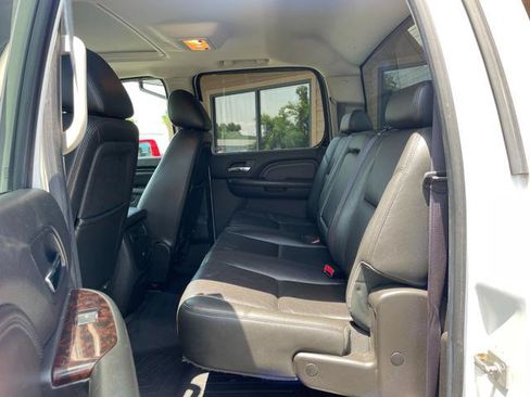 Used 2012 GMC Sierra 2500 Denali w/ Suspension Package, Off-Road AWD/4WD image 24