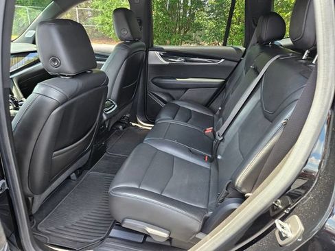 Used 2020 Cadillac XT6 Premium Luxury FWD image 10