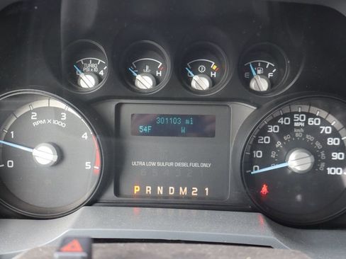 Used 2013 Ford F250 XL w/ PWR Equipment Group AWD/4WD image 3