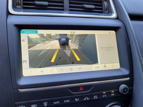 Used 2020 Jaguar E-PACE R-Dynamic S image 17