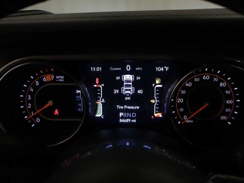 Used 2020 Jeep Wrangler Unlimited Sahara AWD/4WD image 7