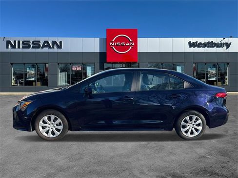 Used 2022 Toyota Corolla LE image 9