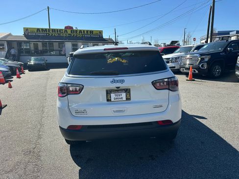 Used 2025 Jeep Compass Latitude image 7