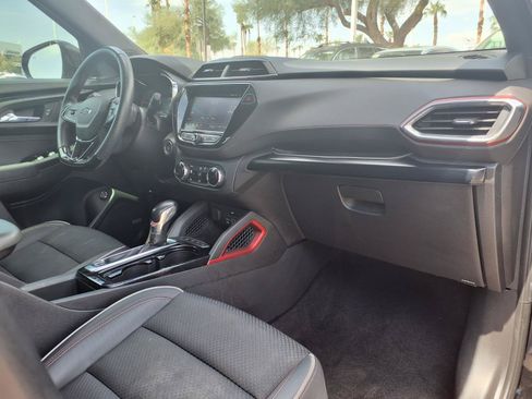 Used 2021 Chevrolet TrailBlazer RS w/ Sun and Liftgate Package FWD image 10