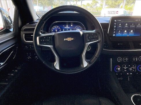 Used 2023 Chevrolet Suburban LT image 5