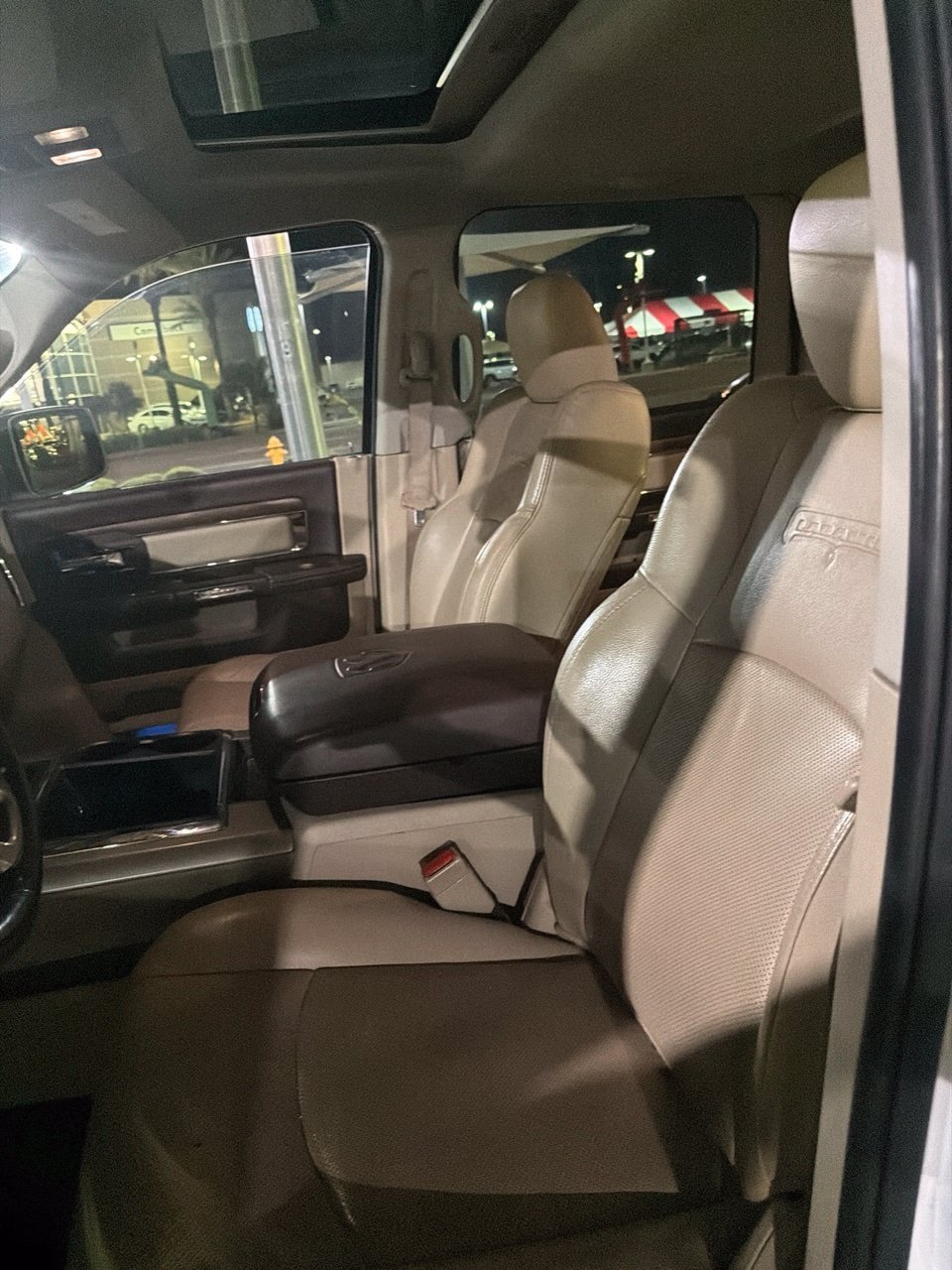 Used 2015 RAM 1500 Laramie w/ Convenience Group AWD/4WD image 7