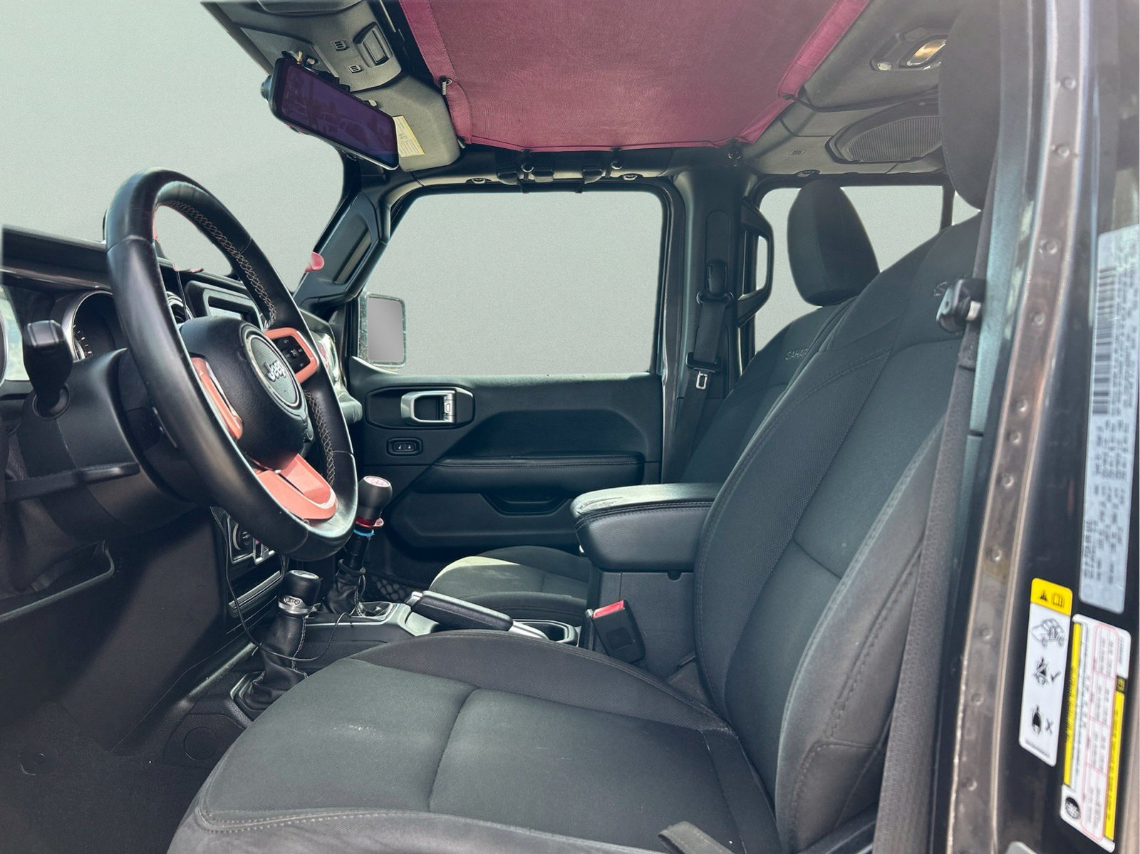 Used 2018 Jeep Wrangler Unlimited Sahara AWD/4WD image 9