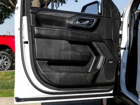 Used 2021 GMC Yukon XL SLT image 45