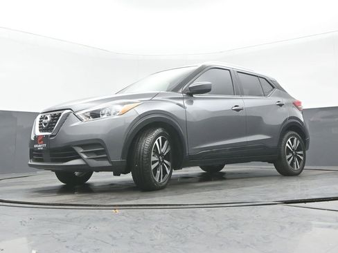 Used 2020 Nissan Kicks SV image 27