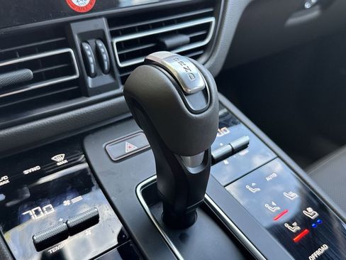 Used 2025 Porsche Macan S image 24