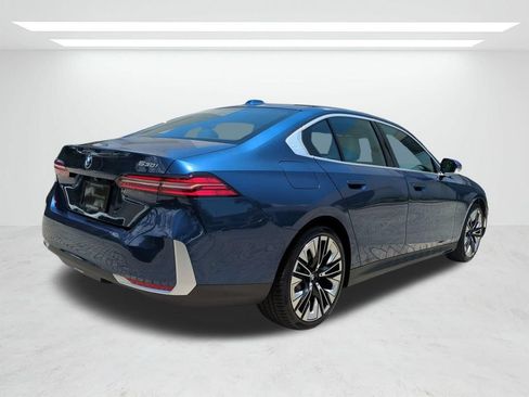 New 2027 BMW 530i RWD image 4
