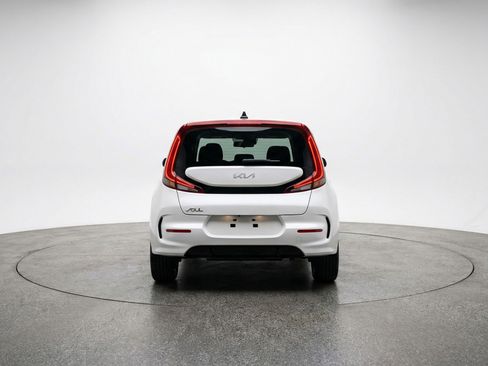 Used 2025 Kia Soul LX w/ LX Technology Package image 7