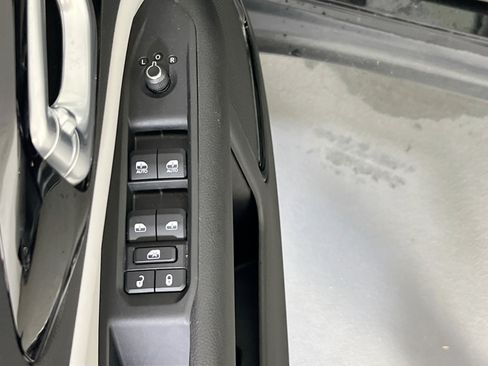 Used 2022 Jeep Compass Limited AWD/4WD image 17