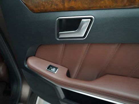 Used 2014 Mercedes-Benz E 250 BlueTEC 4MATIC Sedan image 49