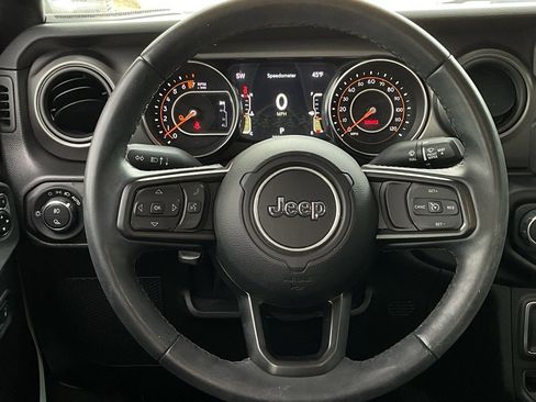 Used 2022 Jeep Gladiator Sport image 21