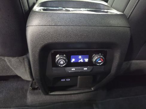 Used 2025 Chevrolet Traverse Z71 w/ Enhanced Driving Package AWD/4WD image 25