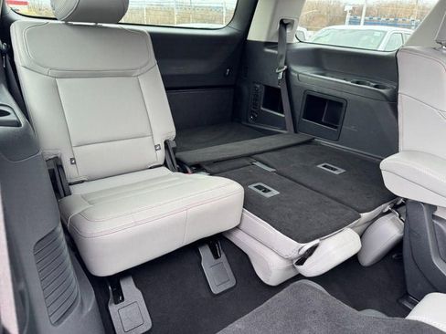 Used 2025 Ford Expedition Active image 10