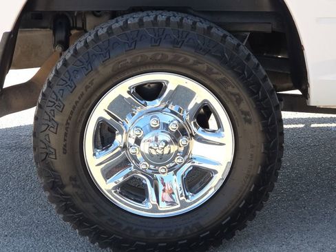 Used 2017 RAM 2500 SLT image 9