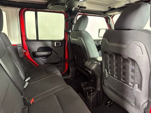 Used 2018 Jeep Wrangler Unlimited Rubicon AWD/4WD image 5