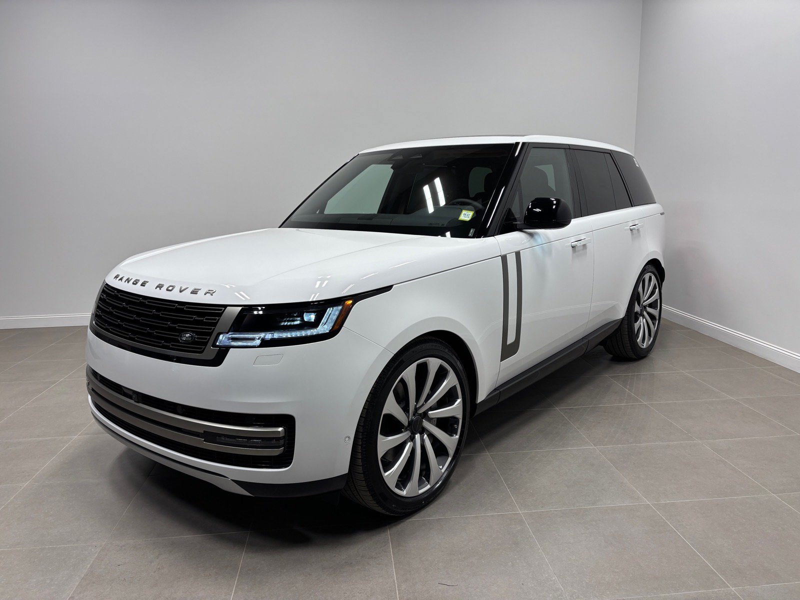 New 2026 Land Rover Range Rover SE AWD/4WD image 1