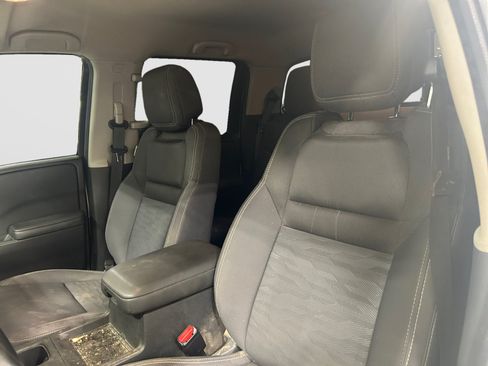 Used 2023 Nissan Frontier SV w/ SV Convenience Package RWD image 8