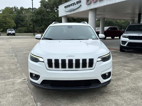 Used 2019 Jeep Cherokee Latitude w/ Popular Appearance Group FWD image 2
