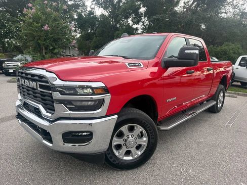 Used 2026 RAM 2500 Big Horn AWD/4WD image 2