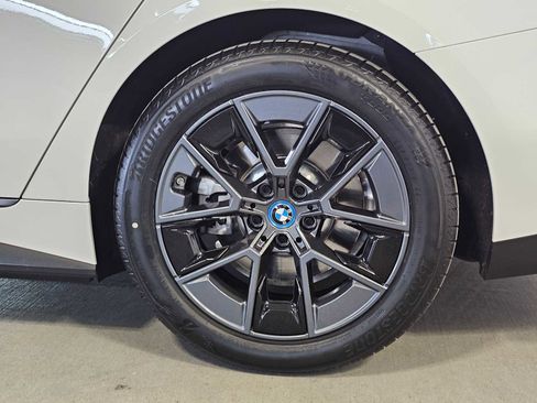 Used 2023 BMW i4 eDrive35 w/ Premium Package RWD image 8