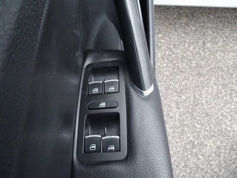 Used 2017 Volkswagen Passat 1.8T SE image 13