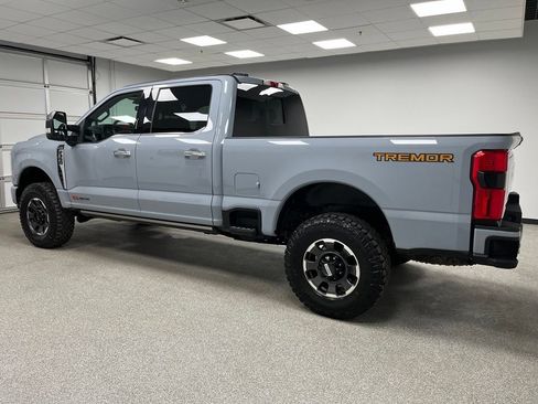 Used 2024 Ford F350 Platinum w/ Tremor Off-Road Package AWD/4WD image 7